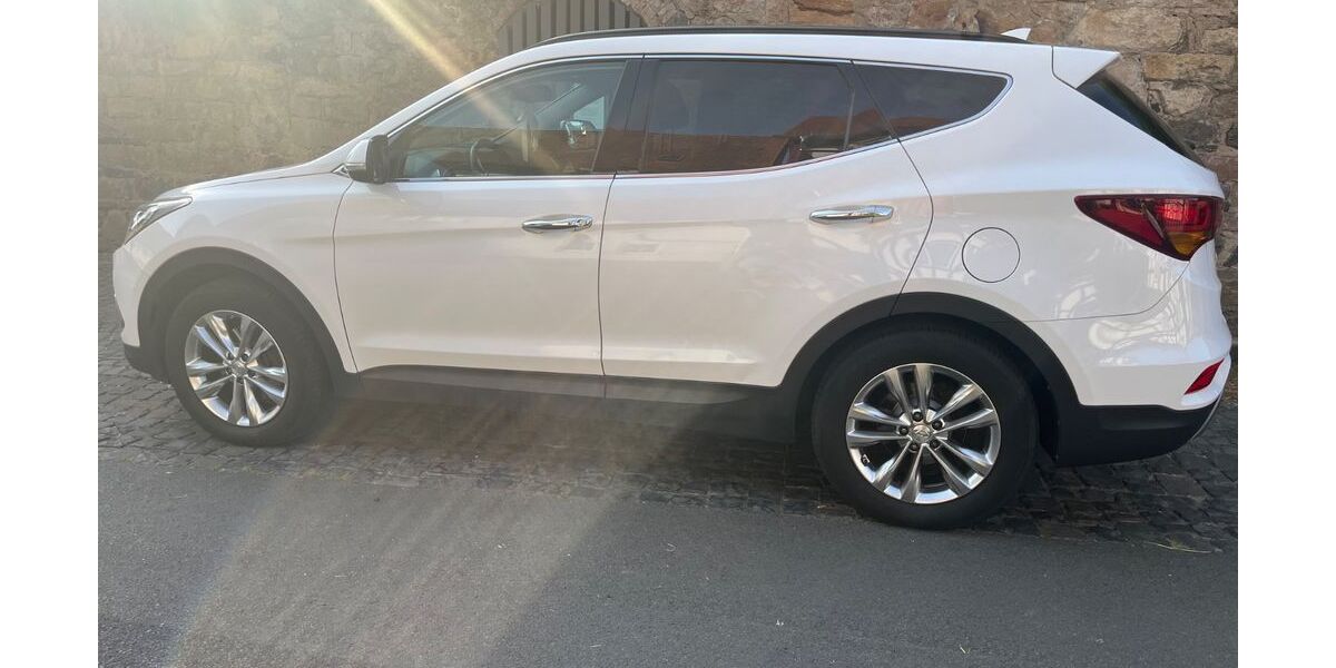 Hyundai SANTA FE 156.000 km 16.800 &euro; Schöneck 61137