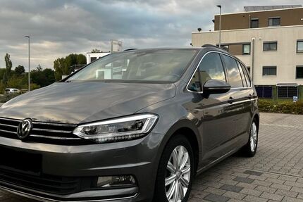 VW Touran 236.000 km 11.900 € Kriftel 65830