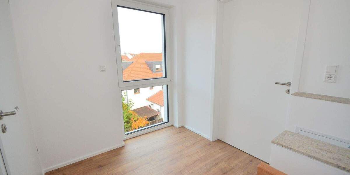 Mehrfamilienhaus, Wohnhaus Neu-Isenburg Isenburg - 5 Zimmer, 173 m&sup2;, 2.550&euro; | Angebot:25780141