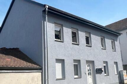 Mehrfamilienhaus in zentraler Innenstadtlage von Friedberg 14 zimmer