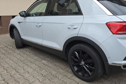VW T-Roc 98.500 km 17.350 &euro; Frankfurt am Main 60385