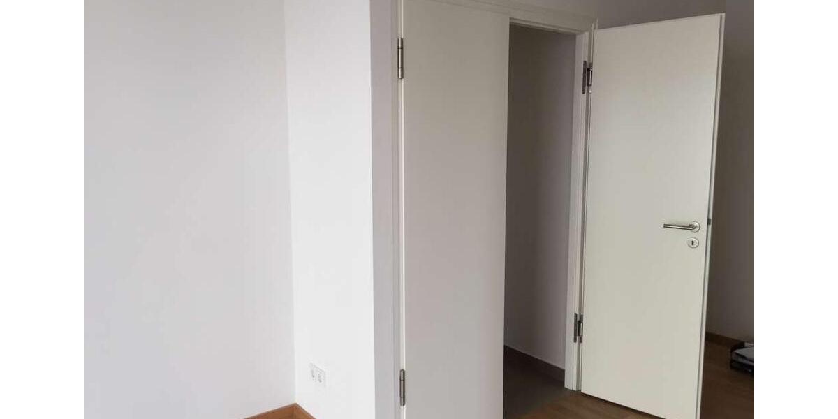 Etagenwohnung Offenbach am Main Hafen - 2 Zimmer, 63 m&sup2;, 1.040&euro; | Angebot:26260752