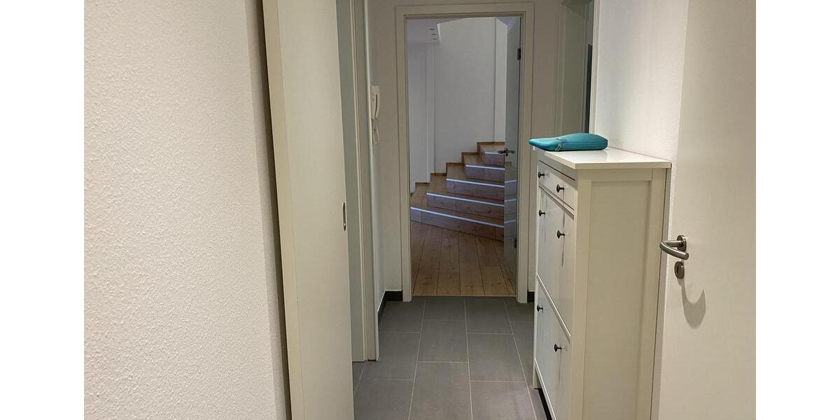 Dachgeschoßwohnung Frankfurt am Main Niederrad - 4 Zimmer, 133 m&sup2;, 2.100&euro; | Angebot:26505068