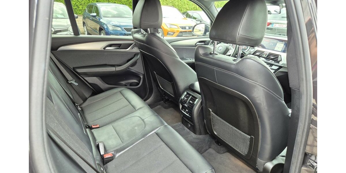 BMW X3 xDrive 20 i xLine, HUD, Kamera, Ambientebeleuch 70.000 km 23.790 &euro; Rodgau 63110