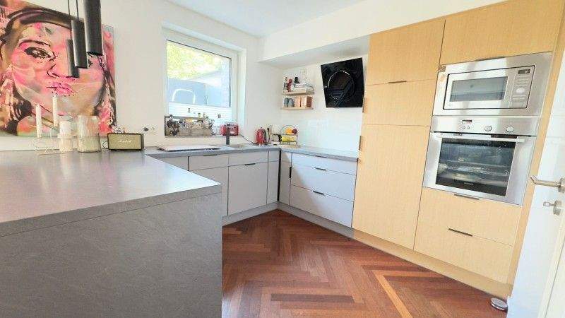 Seniorengerechte 3-Zi-ETW mit Designermöbeln und eigenem Garten! 3 zimmer