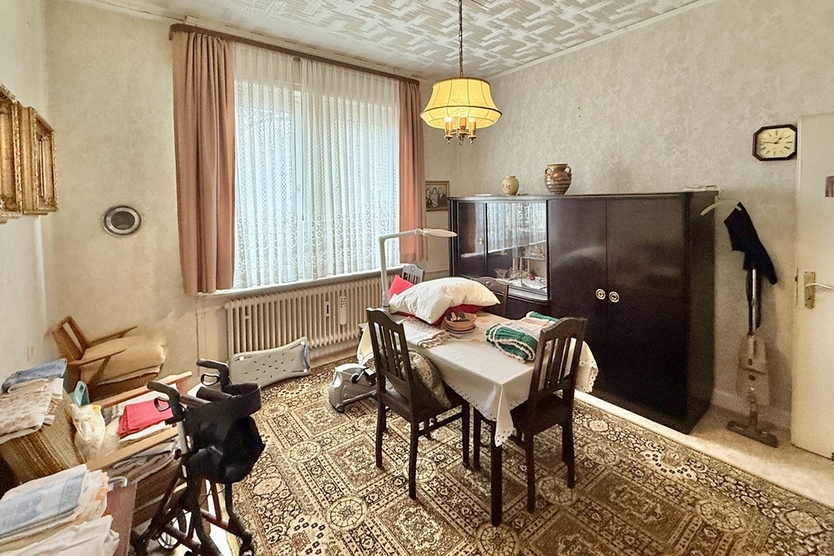 Charmantes 1- bis 3-Familienhaus in zentraler und dennoch ruhiger Lage von Neu-Isenburg 9 zimmer