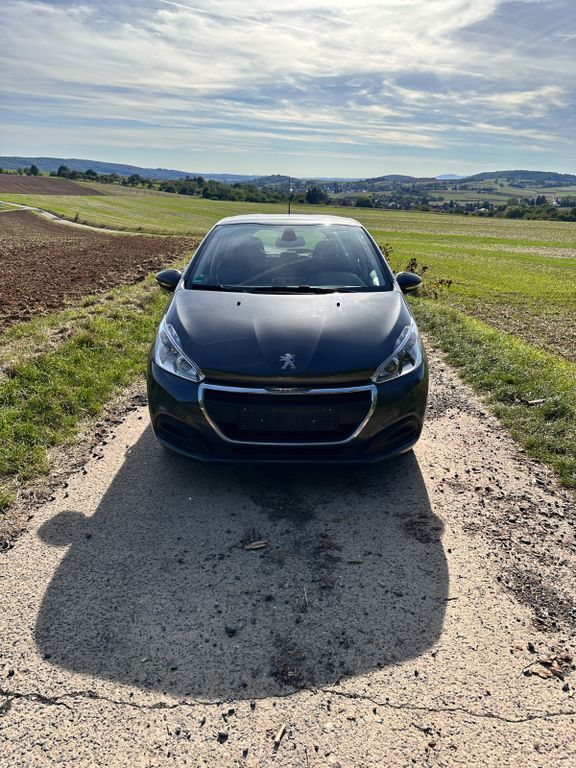 Peugeot 208 110.978 km 6.600 € Büdingen 63654