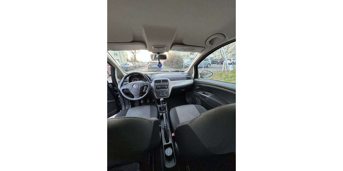 Fiat Punto 137.588 km 2.500 &euro; Frankfurt am Main 60386