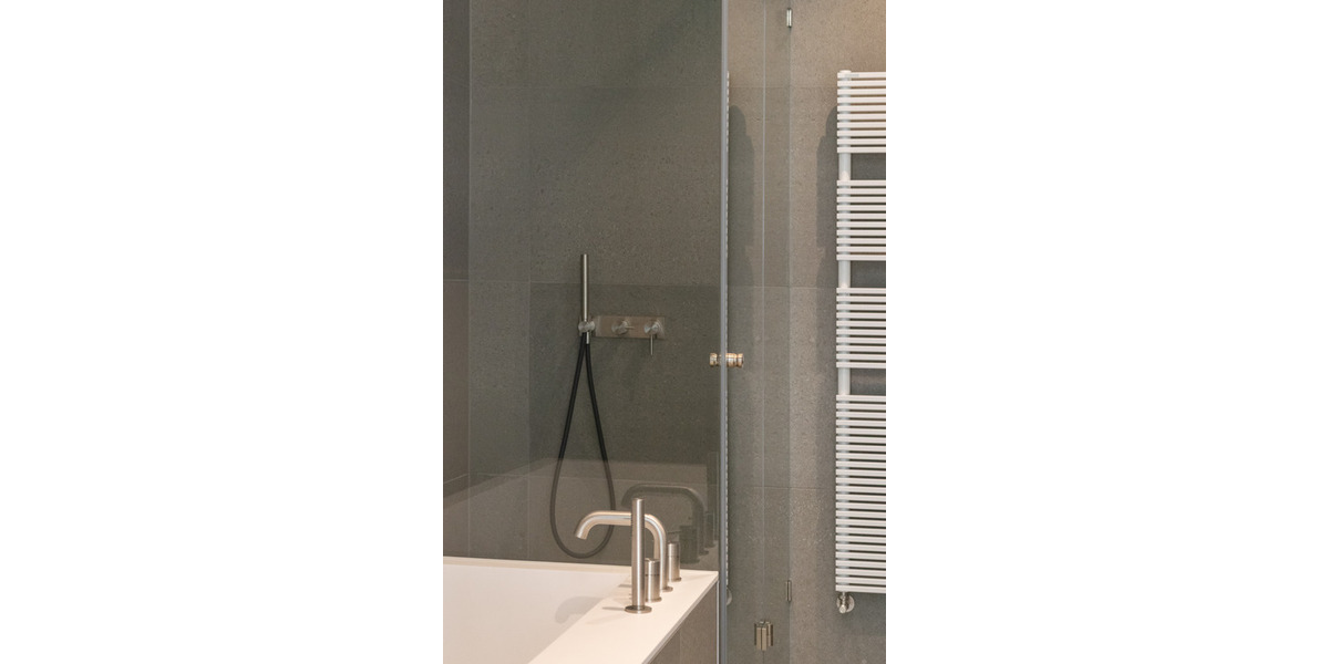 Etagenwohnung Frankfurt am Main Innenstadt - 2 Zimmer, 82 m&sup2;, 2.115&euro; | Angebot:26092972