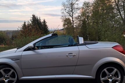 Opel Tigra 92.000 km 3.400 € Schmitten 61389