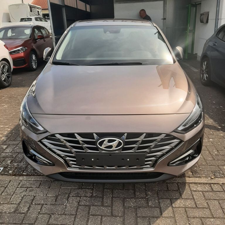 i30