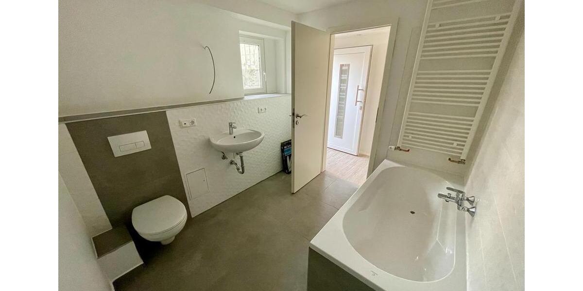 Etagenwohnung Rüsselsheim am Main - 3 Zimmer, 100 m&sup2;, 1.300&euro; | Angebot:26283669