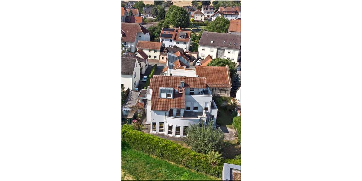 Haus zum Kaufen in Oberursel 1.249.000 € 345 m² 10 zimmer