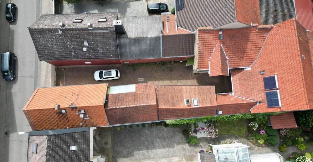Haus zum Kaufen in Büttelborn 549.500 € 196 m²