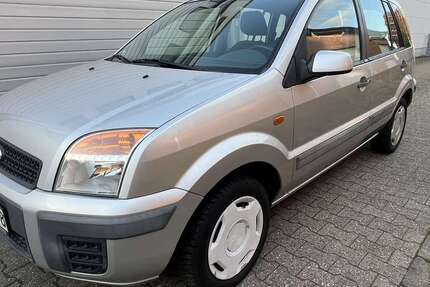 Ford Fusion 140.500 km 1.900 € Frankfurt 65936