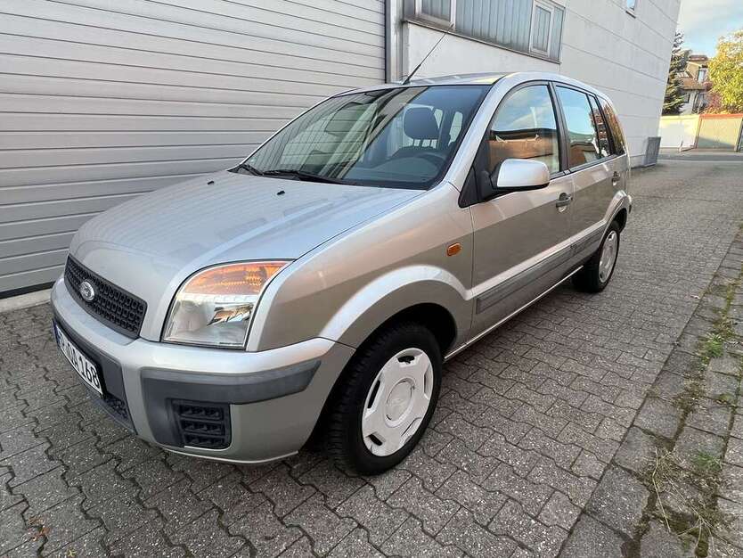 Ford Fusion 140.500 km 1.900 € Frankfurt 65936