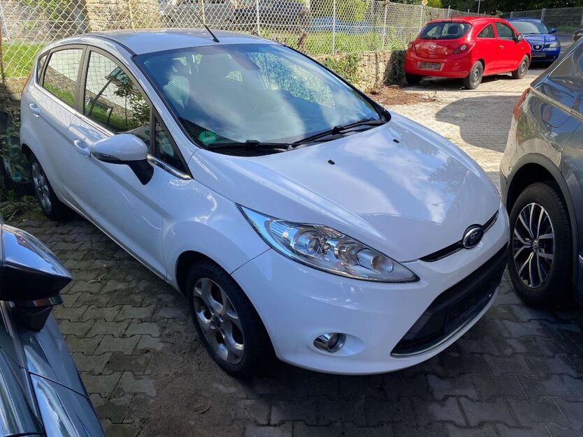Ford Fiesta 83.000 km 5.399 € Eppstein 65817