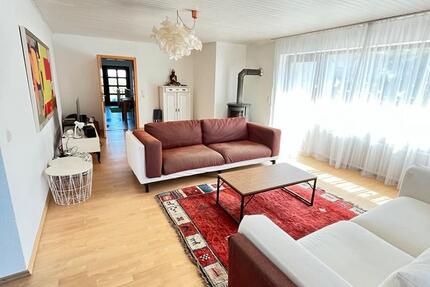 Haus Niddatal - 9 Zimmer, 292 m&sup2;, 649.000&euro; | Angebot:27242860