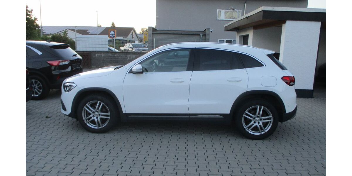 Mercedes-Benz GLA 200 118.885 km 24.999 &euro; Babenhausen 64832