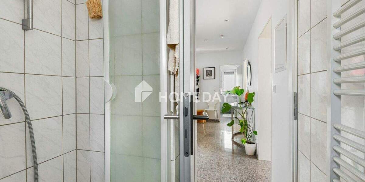 Mehrfamilienhaus, Wohnhaus Frankfurt Bonames - 9 Zimmer, 280 m&sup2;, 1.080.000&euro; | Angebot:25820181