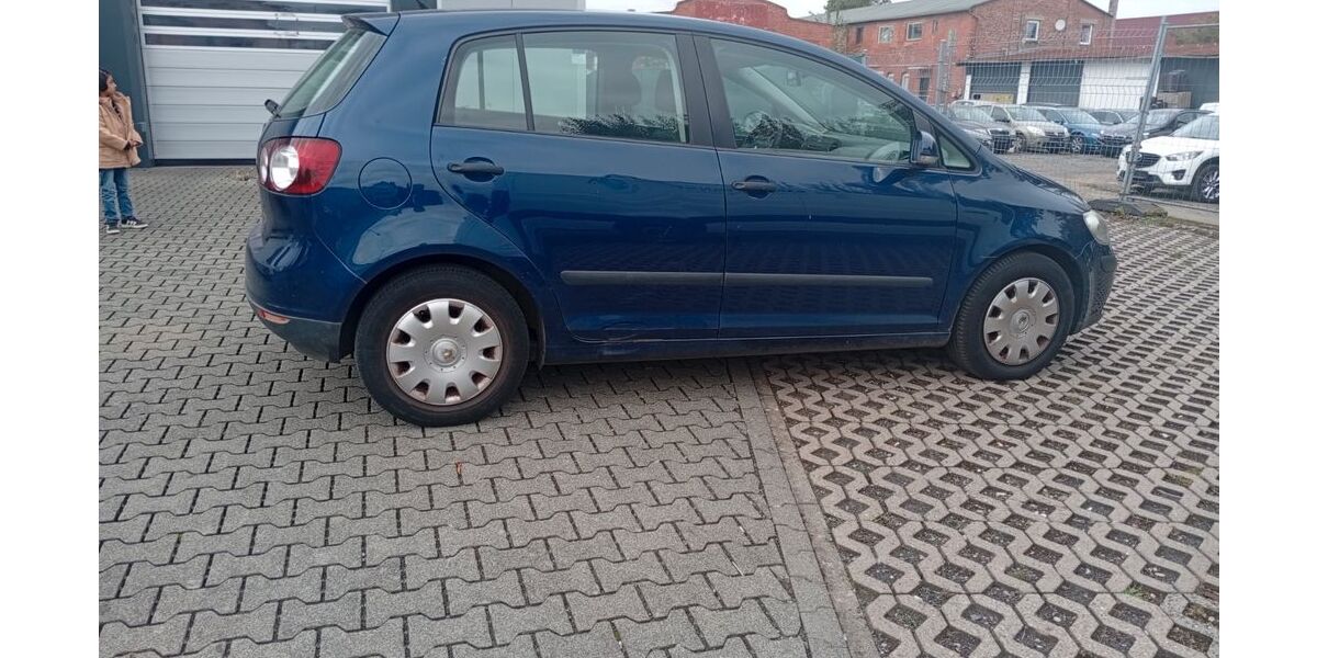 VW Golf 302.000 km 1.390 &euro; Hanau 63452