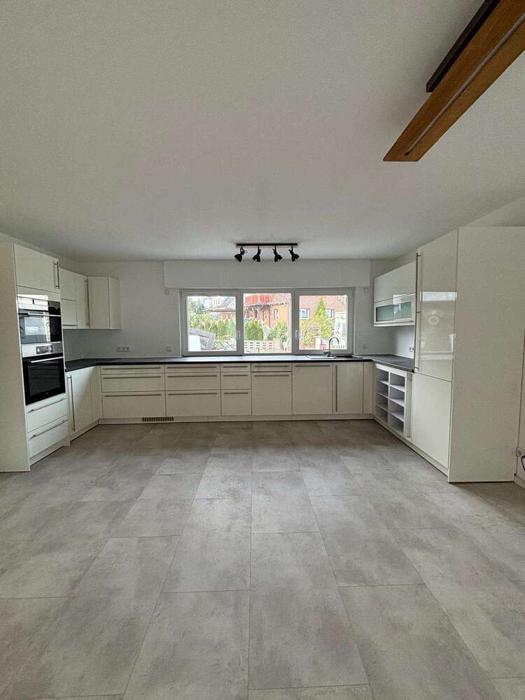 Haus zum Kaufen in Dietzenbach 798.000 € 200 m²