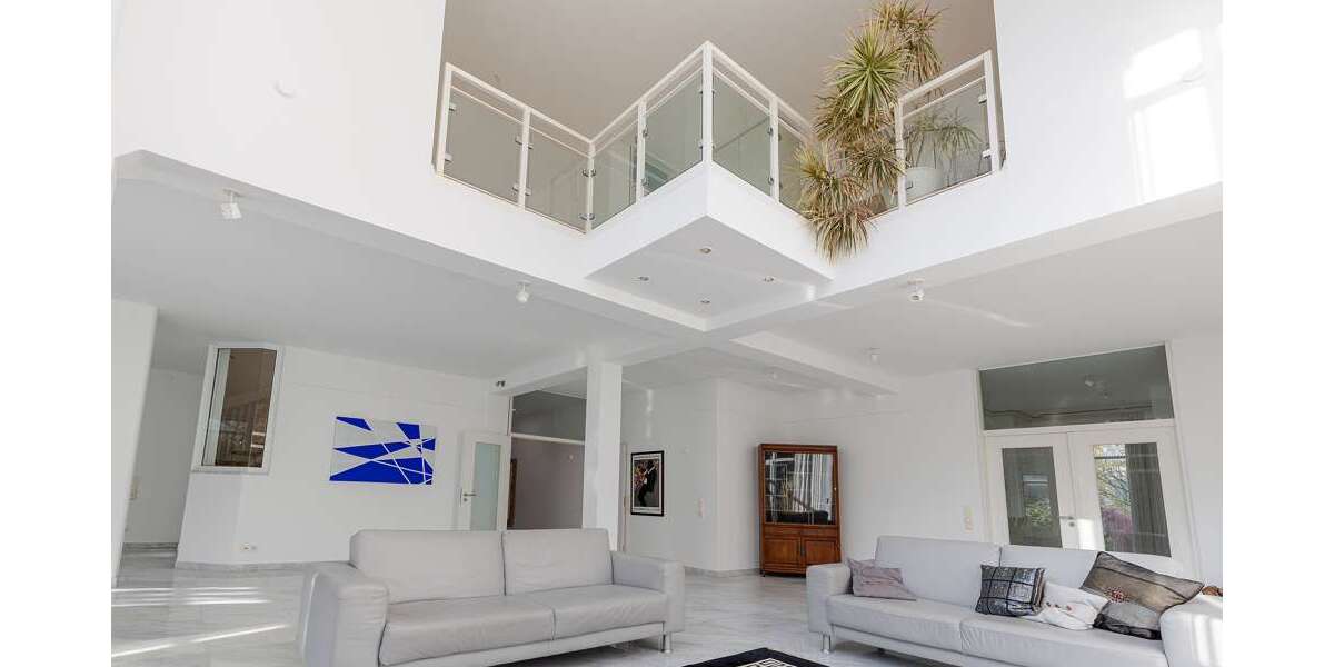 Haus zum Kaufen in Darmstadt 1.689.000 € 356.9 m² 7 zimmer