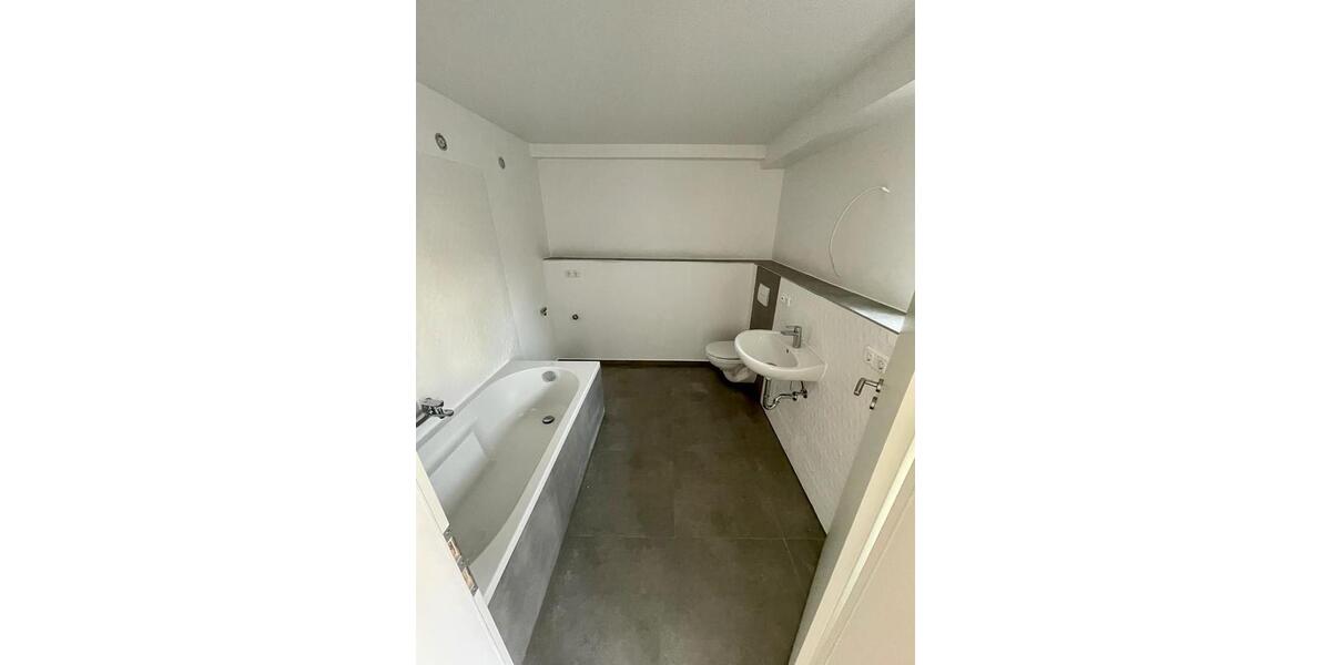 Etagenwohnung Rüsselsheim am Main - 3 Zimmer, 100 m&sup2;, 1.300&euro; | Angebot:26283669