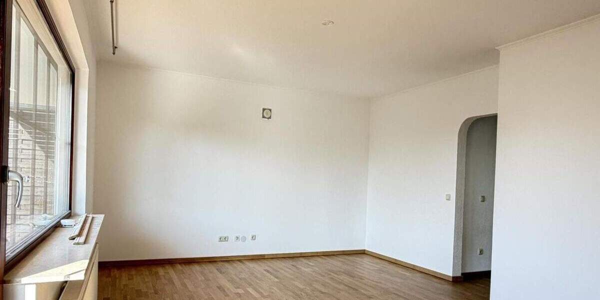 Etagenwohnung Steinbach (Taunus) - 3 Zimmer, 85 m&sup2;, 1.200&euro; | Angebot:25837333