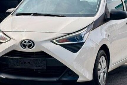 Toyota Aygo (X) 11.000 km 9.999 &euro; Offenbach am Main 63075
