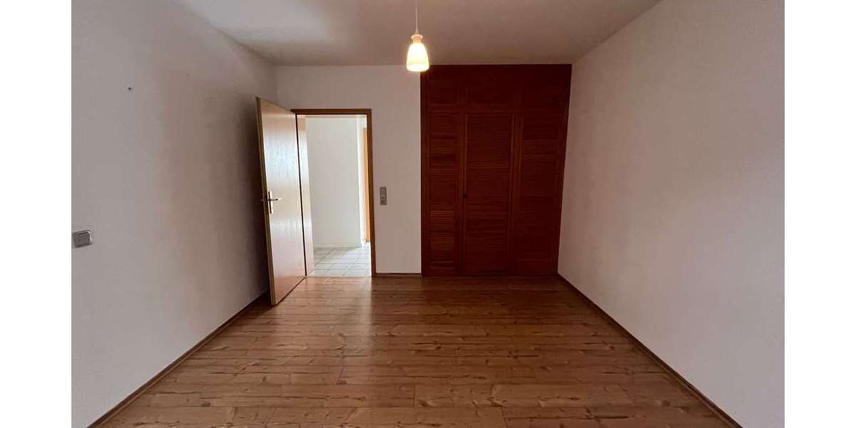 Schöne Doppelhaushälfte in Wehrheim mit zwei Wohnungen, Garten & Garage - Doppelhaushälfte Wehrheim | Angebot:27271153