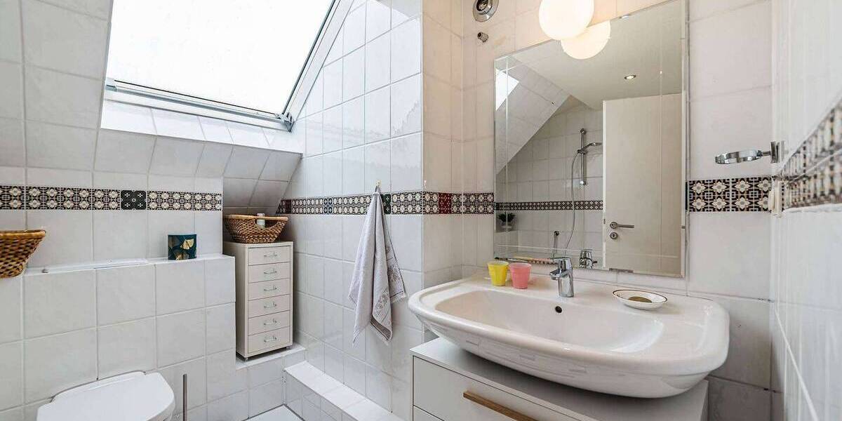 Etagenwohnung Bad Homburg vor der Höhe Bad Homburg - 3 Zimmer, 80 m&sup2;, 1.700&euro; | Angebot:26388794