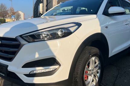 Hyundai TUCSON 124.000 km 11.999 &euro; Bad Vilbel - Frankfurt am Main 61118