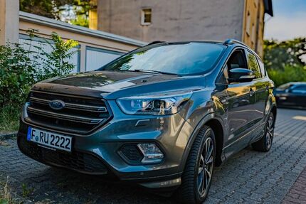 Ford Kuga 137.000 km 14.200 &euro; Frankfurt am Main 65933