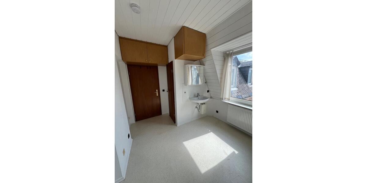 Dachgeschoßwohnung Frankfurt am Main Sachsenhausen - 1 Zimmer, 10 m&sup2;, 220&euro; | Angebot:26254507