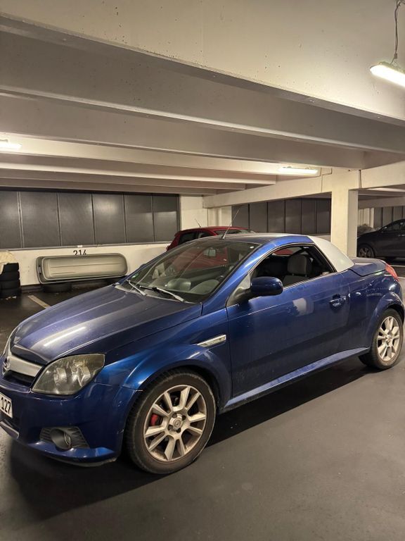 Opel Tigra 215.000 km 800 € Frankfurt 65929