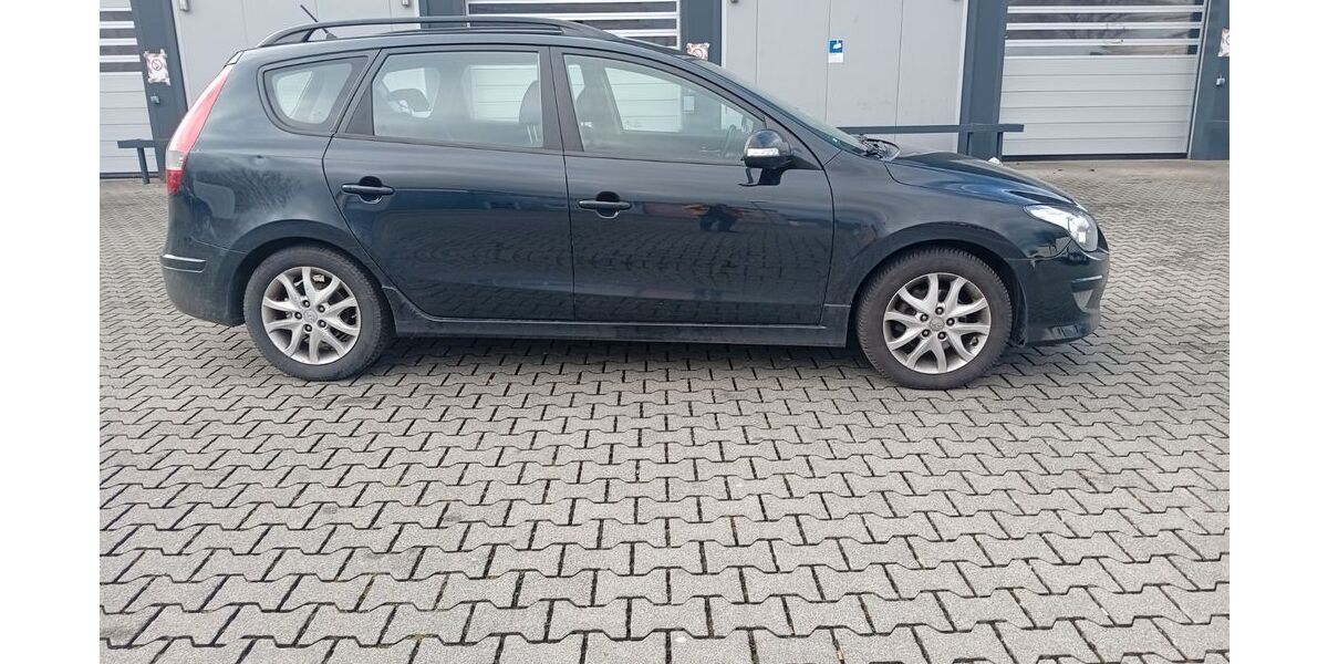 Hyundai i30 312.000 km 2.250 &euro; Hanau 63452
