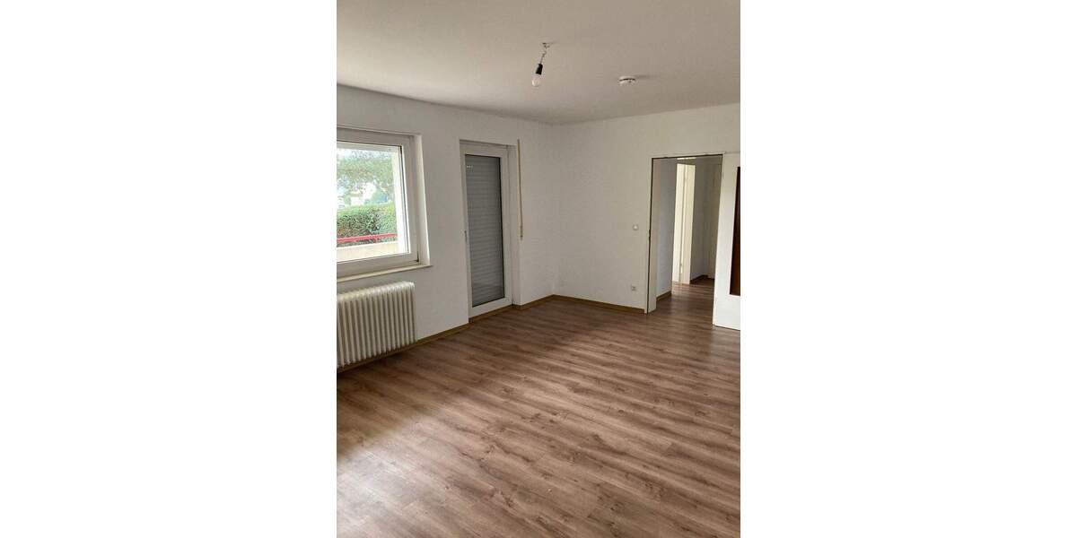 Für eine modernisierte Familienwohnung suchen wir neue Mieter! 4 zimmer