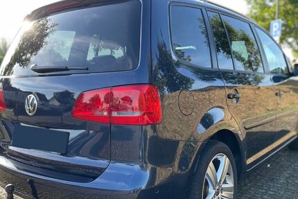 VW Touran 180.500 km 8.190 &euro; Bad Vilbel 61118