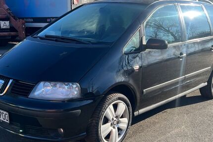 Seat Alhambra 200.700 km 3.000 &euro; Offenbach 63069