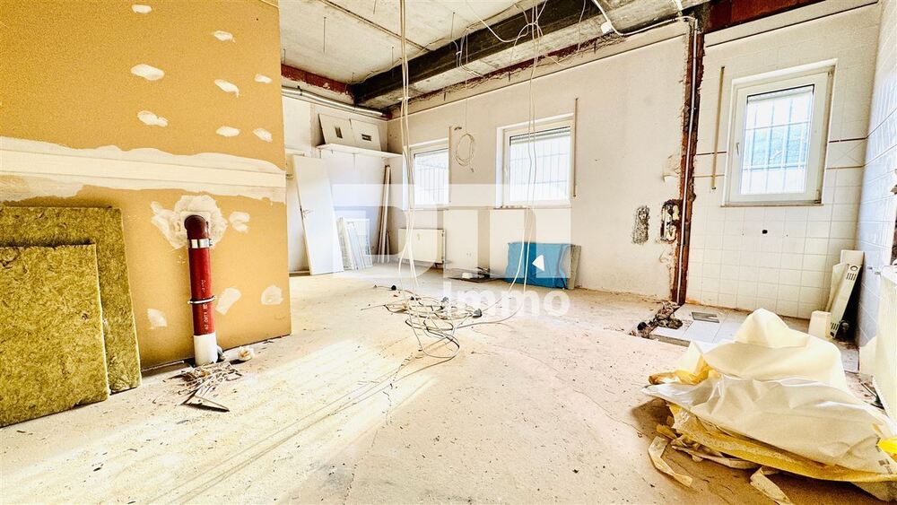 Ladeneinheit und Büro Praxisfläche teilvermietet im Paket mit umfangreicher Ausstattung - Gewerbeobjekt Kleinostheim | Angebot:26971242