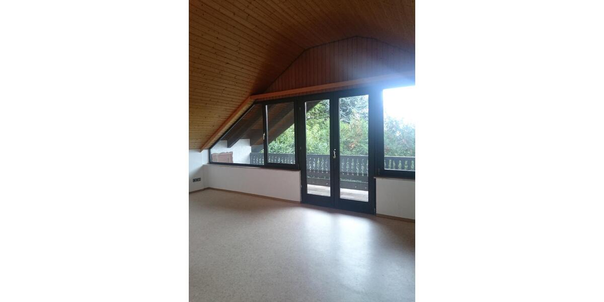 +++ Provisionsfreie, helle 2-Z.Whg. ca. 79qm im DG +++ 2 zimmer