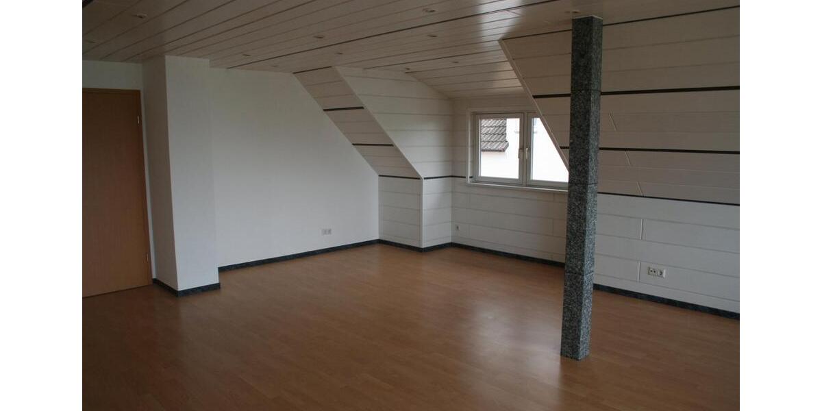 Dachgeschoßwohnung Dreieich - 2 Zimmer, 80 m&sup2;, 1.050&euro; | Angebot:25968053