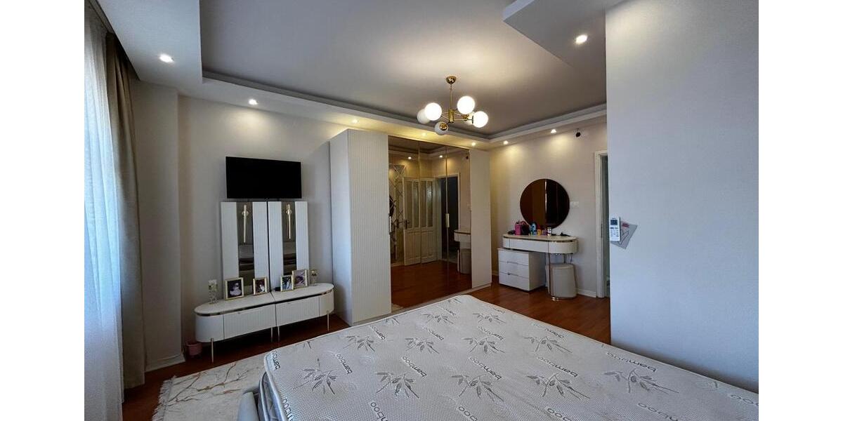 Villa Offenbach am Main Buchrain - 5 Zimmer, 300 m&sup2;, 298.000&euro; | Angebot:25903264