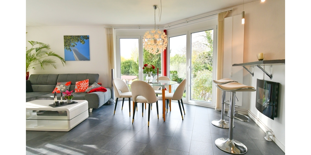 Schöne Wohnung mit 1a Infrastruktur + 2 TG Plätze 3 zimmer