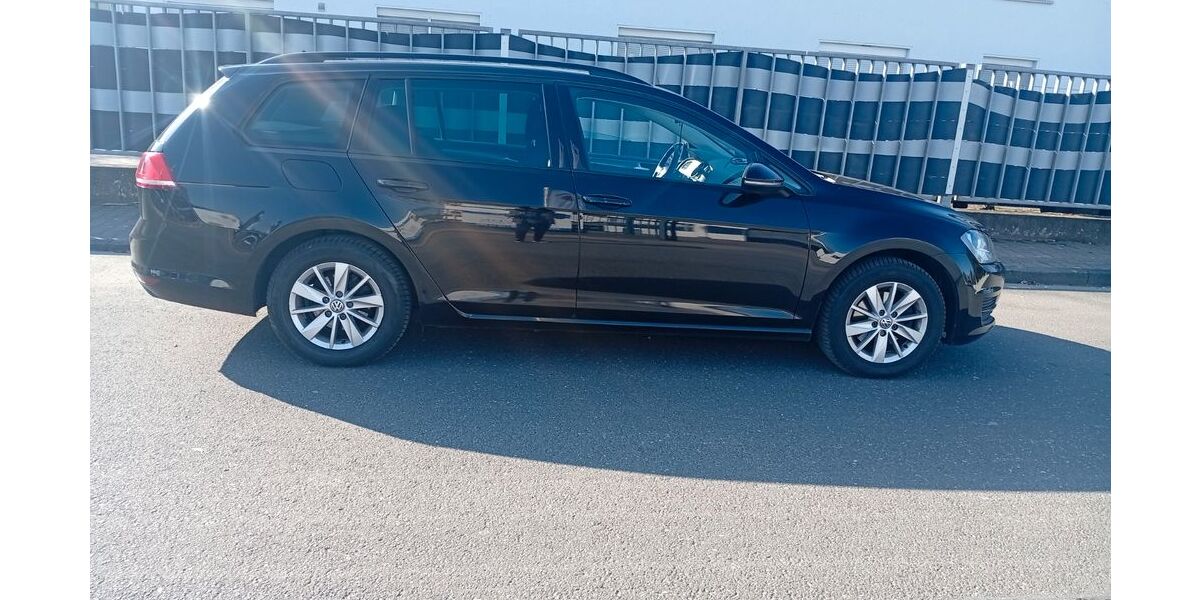 VW Golf 324.000 km 4.900 &euro; Hanau 63452