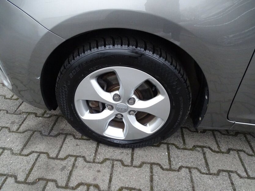 Carens 1,6l Edition 7 Klima, Sitzheizung, AHK, PDC