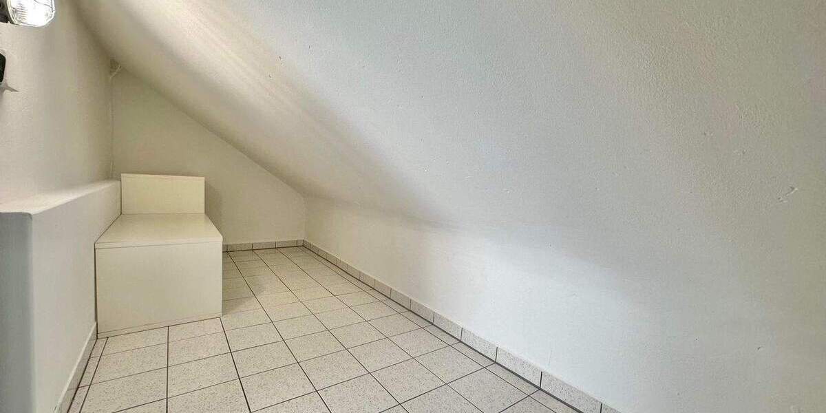 Rarität in gesuchtem Wohngebiet - Stilvoll sanierter Altbau - Buchraingebiet! 9 zimmer