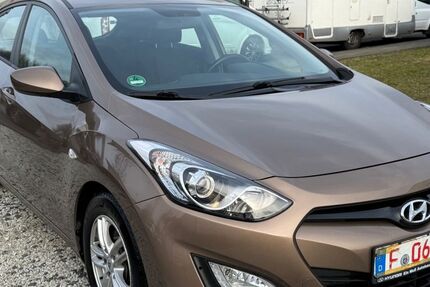 Hyundai i30 56.311 km 8.800 &euro; Friedberg (Hessen) 61169