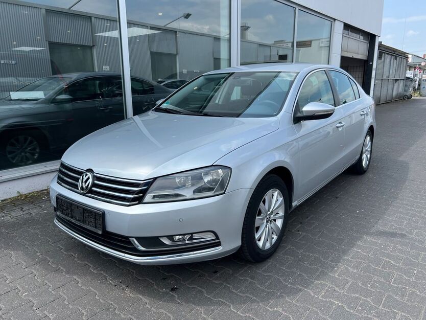 VW Passat 109.000 km 7.600 € Frankfurt 60326